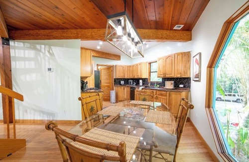 Davie House | The Octagon Oasis- Minutes from Beaches & Hardrock Hotel