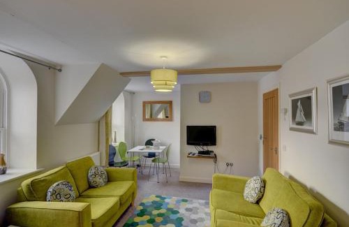 Whitby Apartment | The Old Auction Rooms Lot 2 Central with Private Parking