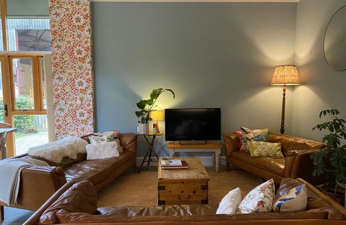 Godshill House | The Old Barn at Moor Farm