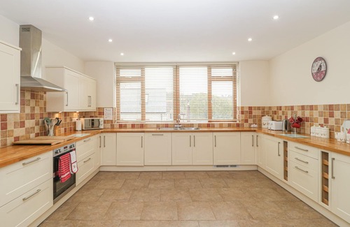 Isle of Purbeck Cottage | THE OLD BARN, family friendly, luxury holiday cottage in Swanage
