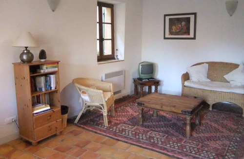 La Bastide-d'Engras Cottage | The Old Barn in the village of La Bastide d'Engras near Uzes