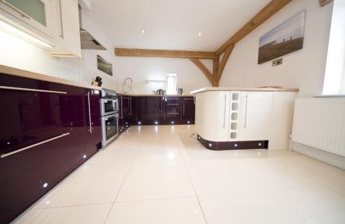 Yarmouth House | The Old Barn, Newclose Farm