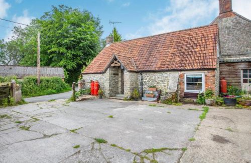 Penselwood House | The Old Bull Stall
