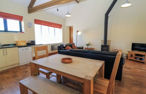 Blandford Forum Cottage | THE OLD CART SHED, pet friendly in Winterborne Stickland