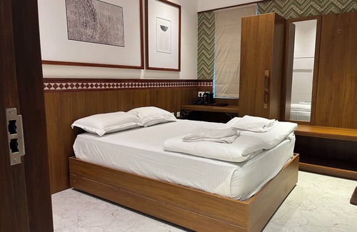 Kanchipuram Hotel | The Old City