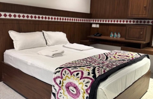 Kanchipuram Hotel | The Old City