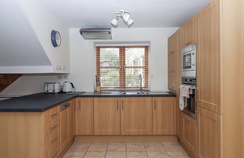Liverton Cottage | THE OLD COACH HOUSE, pet friendly, with open fire in Bovey Tracey