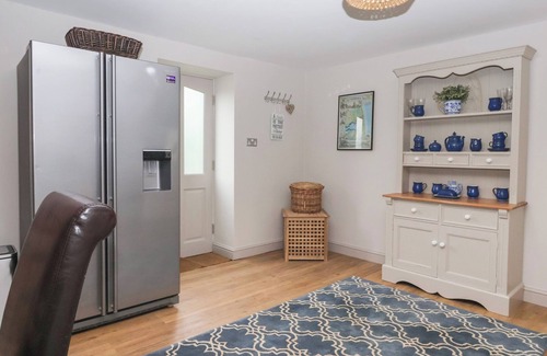 Mappleton Cottage | THE OLD COACH HOUSE AT THE VICARAGE, pet friendly in Hornsea