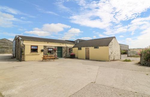 Mabe House | The Old Cows House
