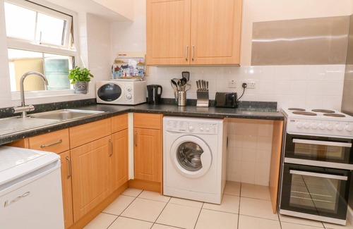 Mabe Cottage | THE OLD COWS HOUSE, pet friendly, with a garden in Helston