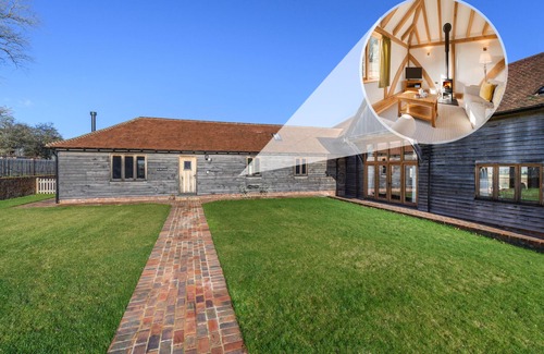 Stone in Oxney House | The Old Cowshed - Two Bedroom House, Sleeps 4