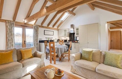 Stone in Oxney House | The Old Cowshed in the beautiful Tenterden