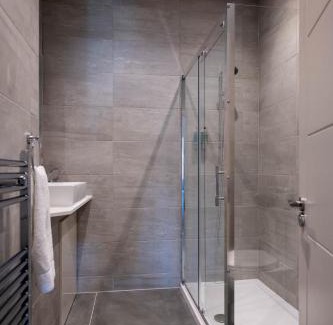 Poole Apartment | The Old Custom House