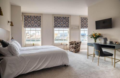 Poole Apartment | The Old Custom House