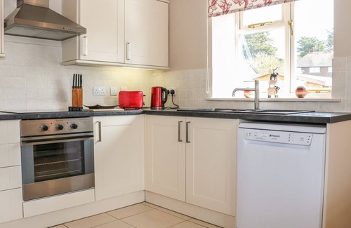 Patching Cottage | THE OLD DAIRY, pet friendly, character holiday cottage in Angmering