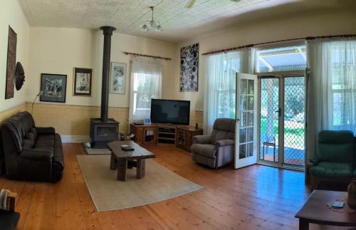 Great Alpine Valley Bed & Breakfast | The Old Ensay South Hotel