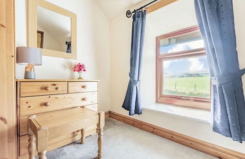 Llanrwst Cottage | THE OLD FARMHOUSE, pet friendly, with a garden in Llanrwst