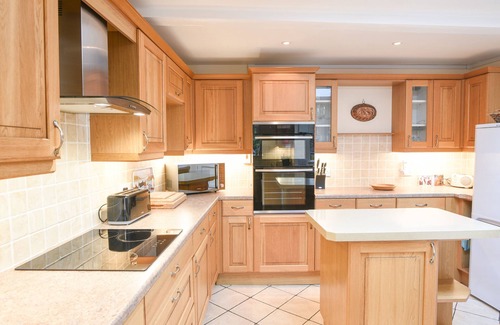 Beer Cottage | THE OLD LACE SHOP, family friendly, character holiday cottage in Beer