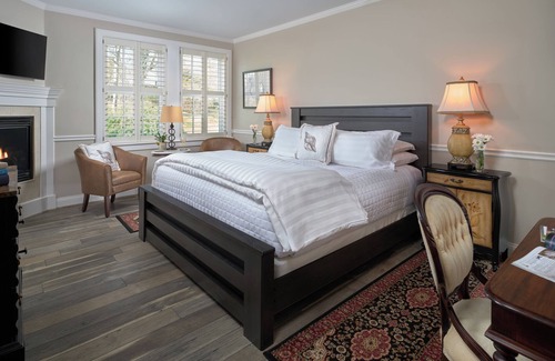 Brewster Bed & Breakfast | The Old Manse Inn