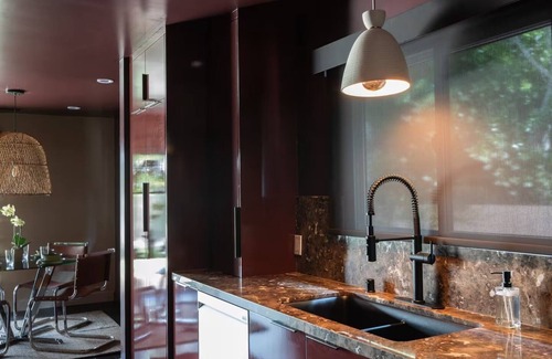 North Hollywood House | The Old New HousenA serene 2-bd house with AC in charming Sherman Oaks