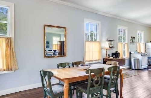 Breaux Bridge Apartment | The Old Opera House Loft overlooks Downtown Breaux Bridge, sleeps 6