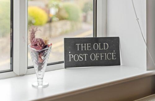Alton House | The Old Post Office 5 mins Drive to Alton Towers