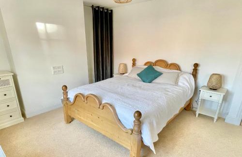 Helmsley House | The Old Post Office - Central Helmsley with Parking