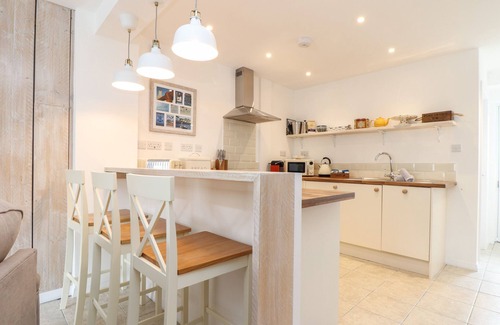 Porthleven Apartment | THE OLD POST OFFICE, pet friendly, with open fire in Porthleven