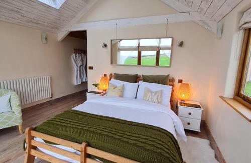 Landscove House | The Old Pottery, Unique Views & Spa-like Bathroom