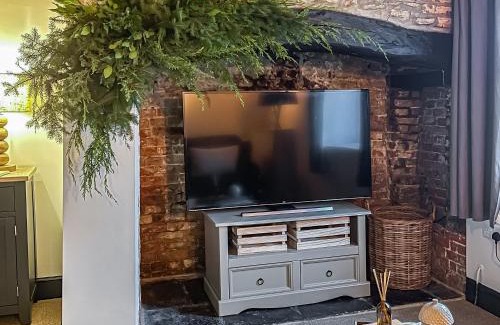 Trowbridge House | The Old Smithy