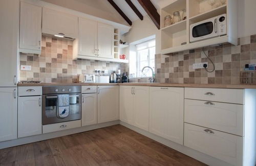 Angle Cottage | The Old Stables - 3 Bedroom Cottage - Angle