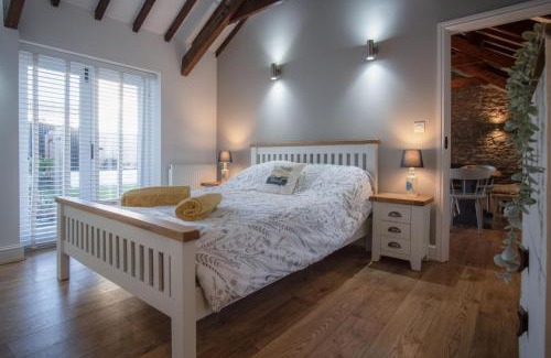 Angle House | The Old Stables - 3 Bedroom Cottage - Angle