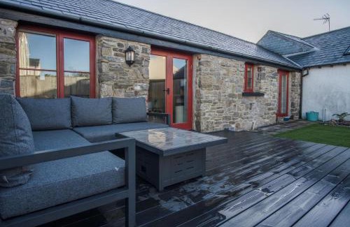 Angle House | The Old Stables - 3 Bedroom Cottage - Angle