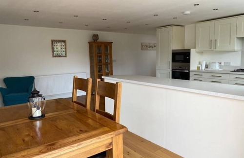 Dursley House | The Old Stables, near Slimbridge - entire bungalow, sleeps 4