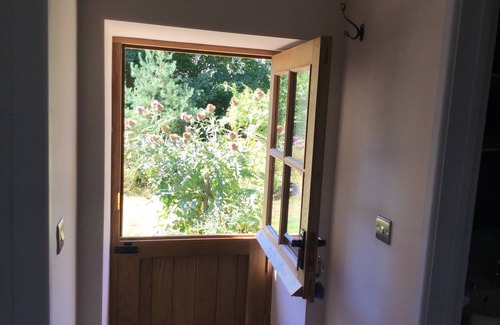 Llanvair Kilgeddin Cottage | THE OLD STABLES, with a garden in Usk