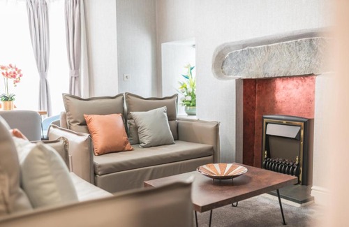 Ambleside Apartment | The Old Stamp House Retreat- Three En-suite Bedrooms Central Village Location
