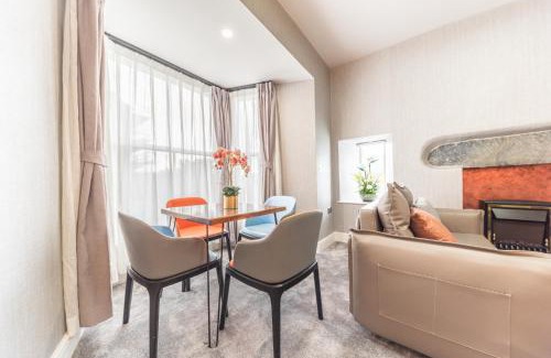 Ambleside Apartment | The Old Stamp House Retreat- Three En-suite Bedrooms Central Village Location