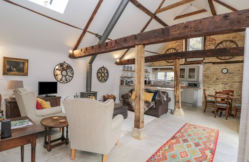Chippenham House | THE OLD SWILL HOUSE, pet friendly, luxury holiday cottage in Foxham