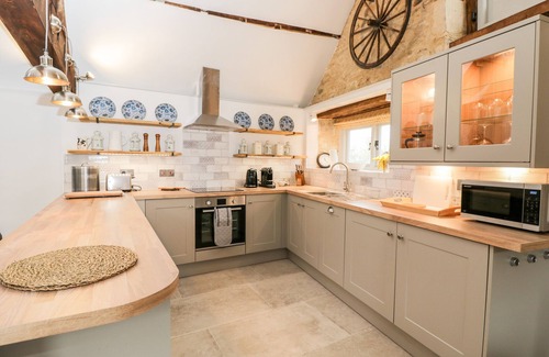 Chippenham House | THE OLD SWILL HOUSE, pet friendly, luxury holiday cottage in Foxham