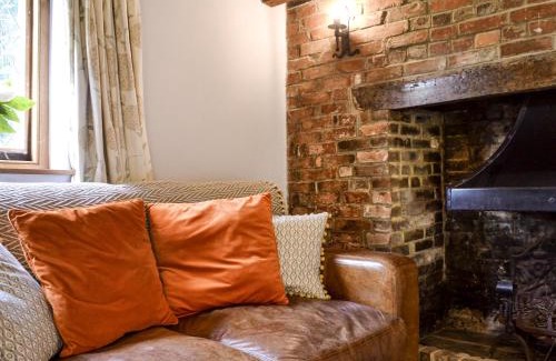 St Michaels House | The Old Thatched Cottage