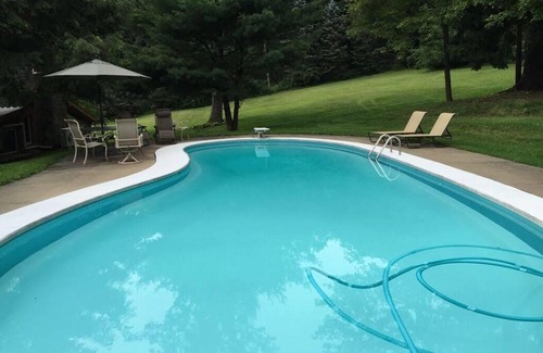 Tippecanoe House | The Old Timer Cabin At Tappan 16 Acres with inground Pool, Pond, Fireplace!