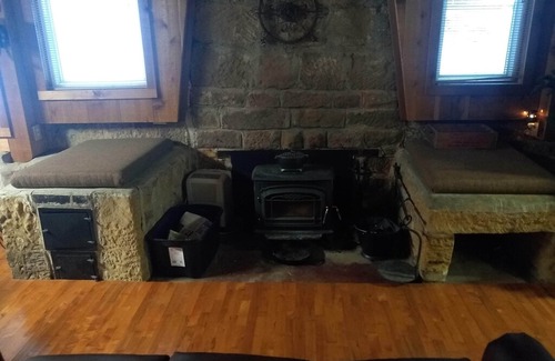 Tippecanoe House | The Old Timer Cabin At Tappan 16 Acres with inground Pool, Pond, Fireplace!