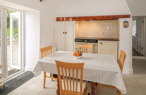 Shillelagh Cottage | THE OLD WHITE COTTAGE, pet friendly in Shillelagh, County Wicklow