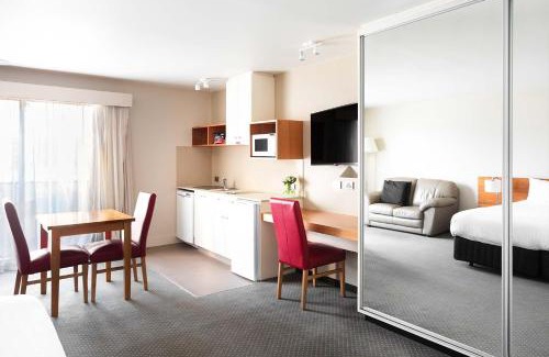 Sullivan's Cove Apartment | The Old Woolstore Apartment Hotel