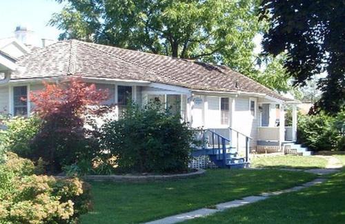 Old Town Historic District Hotel | The Olde Angel Inn
