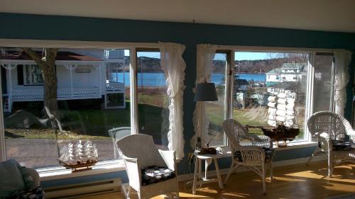 Sandy Cove Hotel | The Olde Village Inn