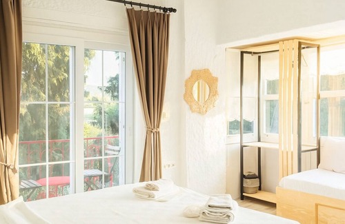 Hacımemis Bed & Breakfast | The One Alacati