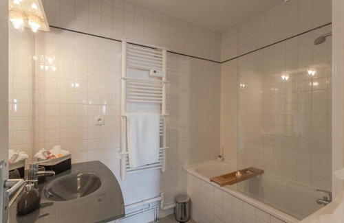 Blagnac Apartment | The one - Cosy T2 Check-in 24/24 Fibre Parking