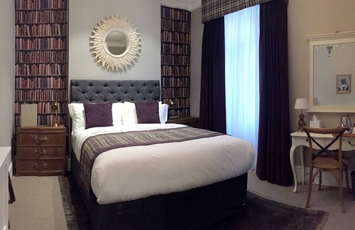Farringdon Hotel | The One Tun Pub and Rooms