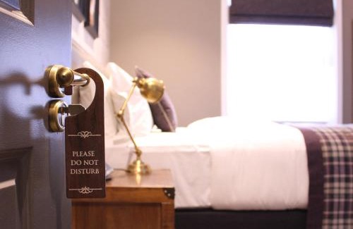 Farringdon Bed & Breakfast | The One Tun Pub & Rooms